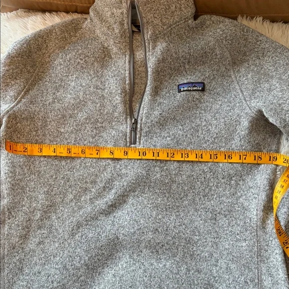 Patagonia Women's Light Gray Quarter-Zip Sweater - Picture 6 of 7